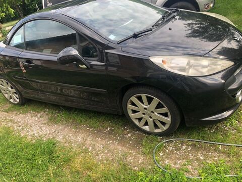 Peugeot 207 cc 1.6 THP 16V 150ch F&eacute;line