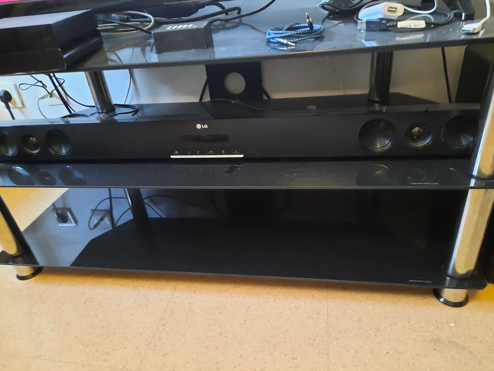 Barre de son avec boomer Audio et hifi