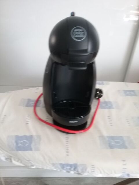  Cafeti�re Dolce Gusto 
35 Entrains-sur-Nohain (58)