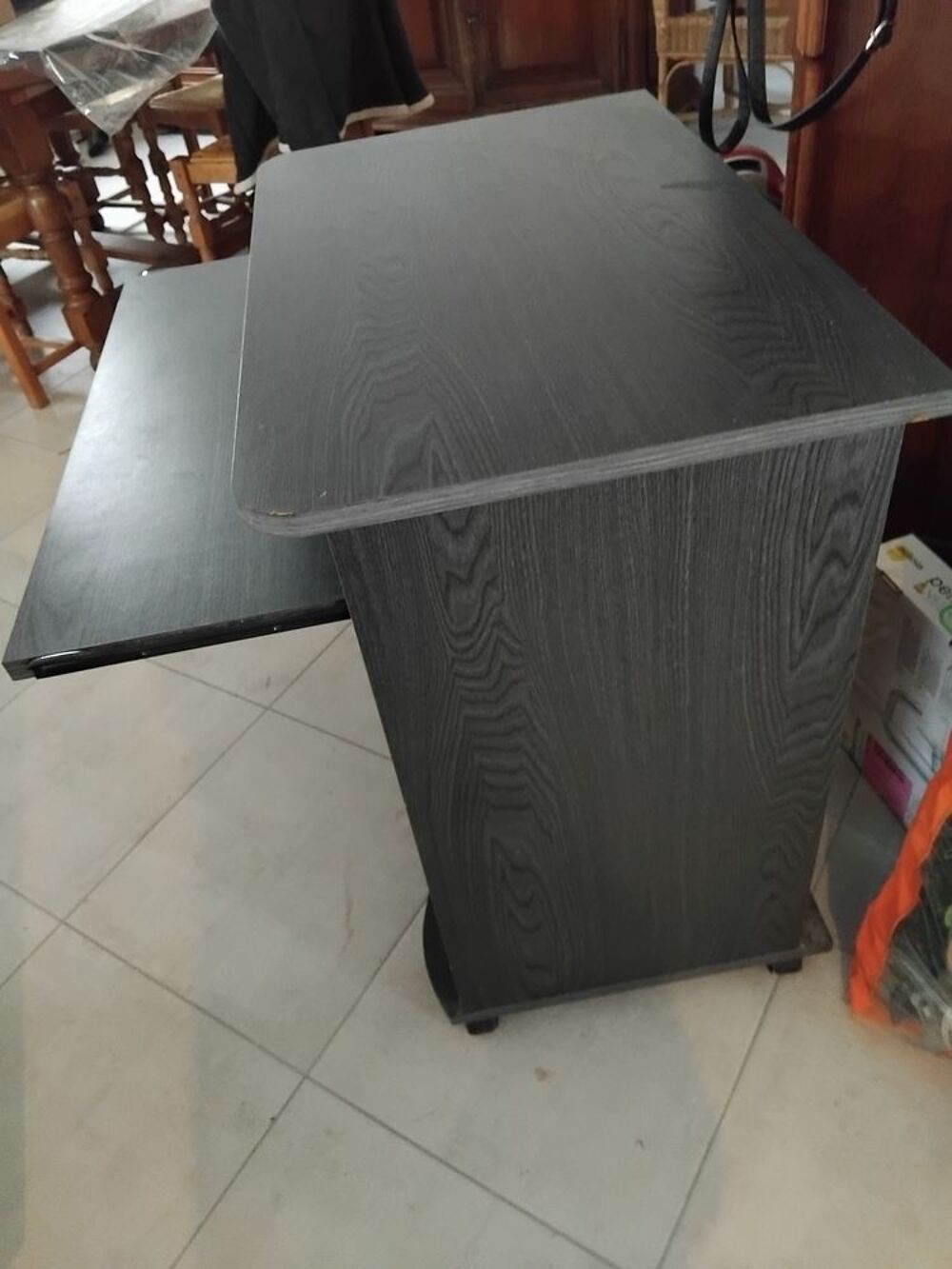 bureau informatique m&eacute;lamin&eacute; gris Meubles