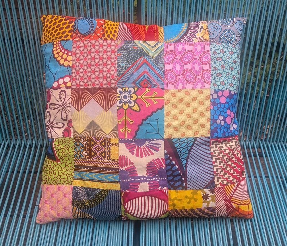Coussin patchwork wax : pi&egrave;ce unique Décoration