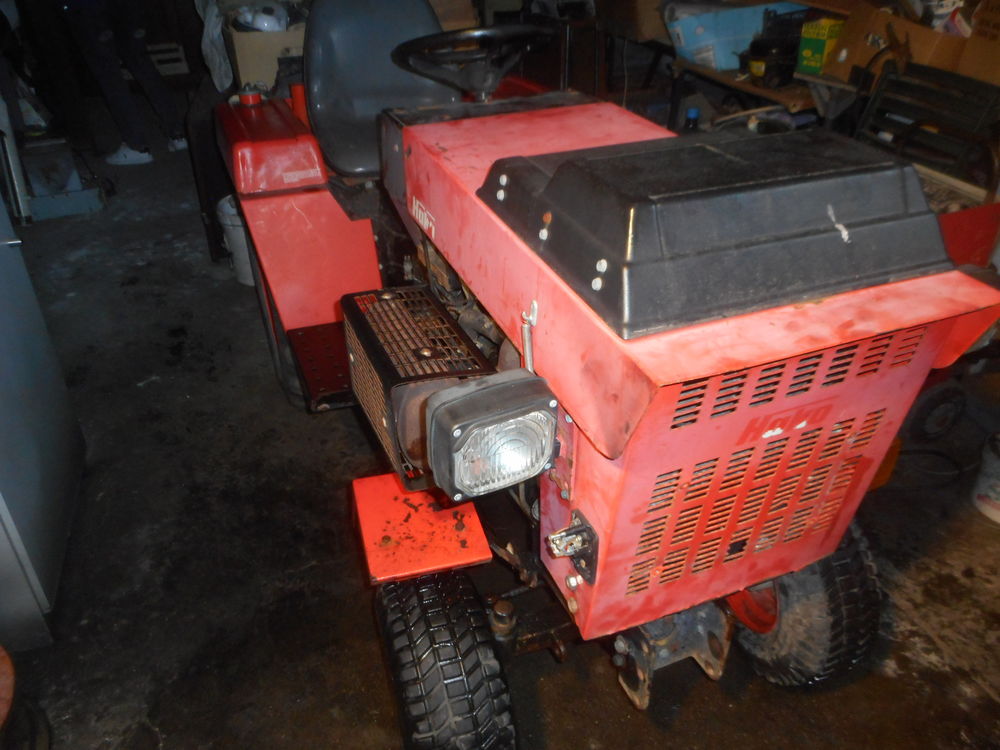 tracteur sortie de grange 23 cv diesel marque hako Jardin