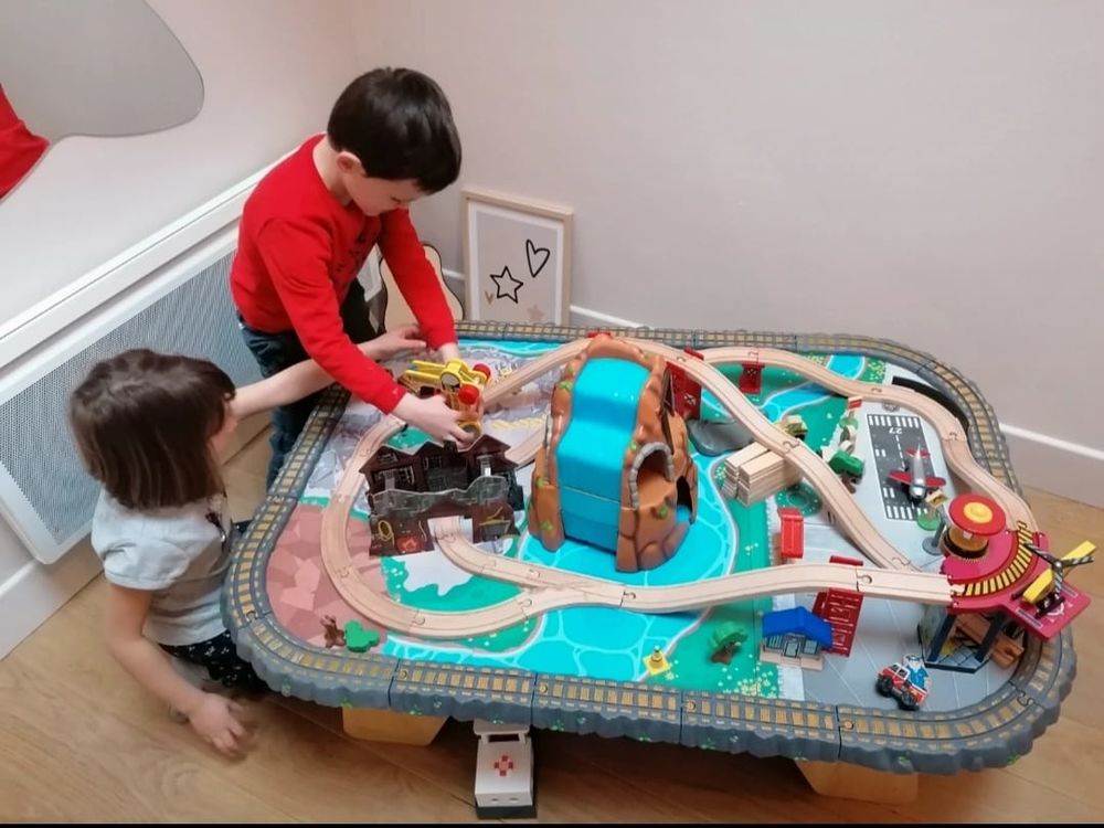 Table d'activit&eacute;, de train kidkraft waterfall + loco Jeux / jouets