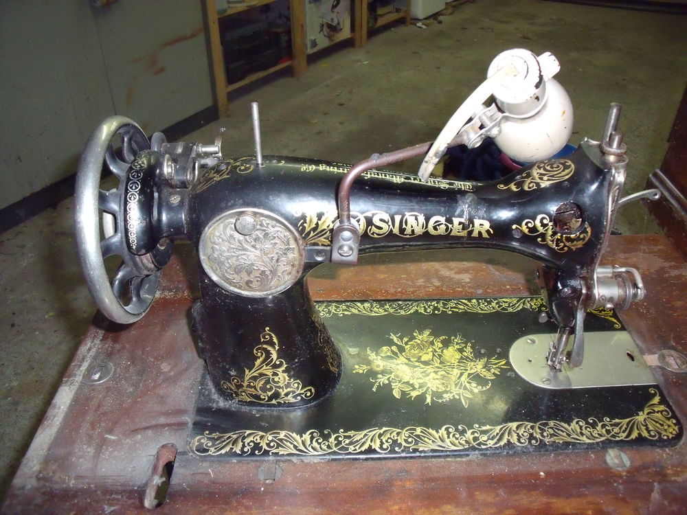 machine &agrave; coudre singer ancienne Meubles