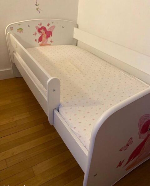 LIT ENFANT ( FILLE) 100 Paris 7 (75)