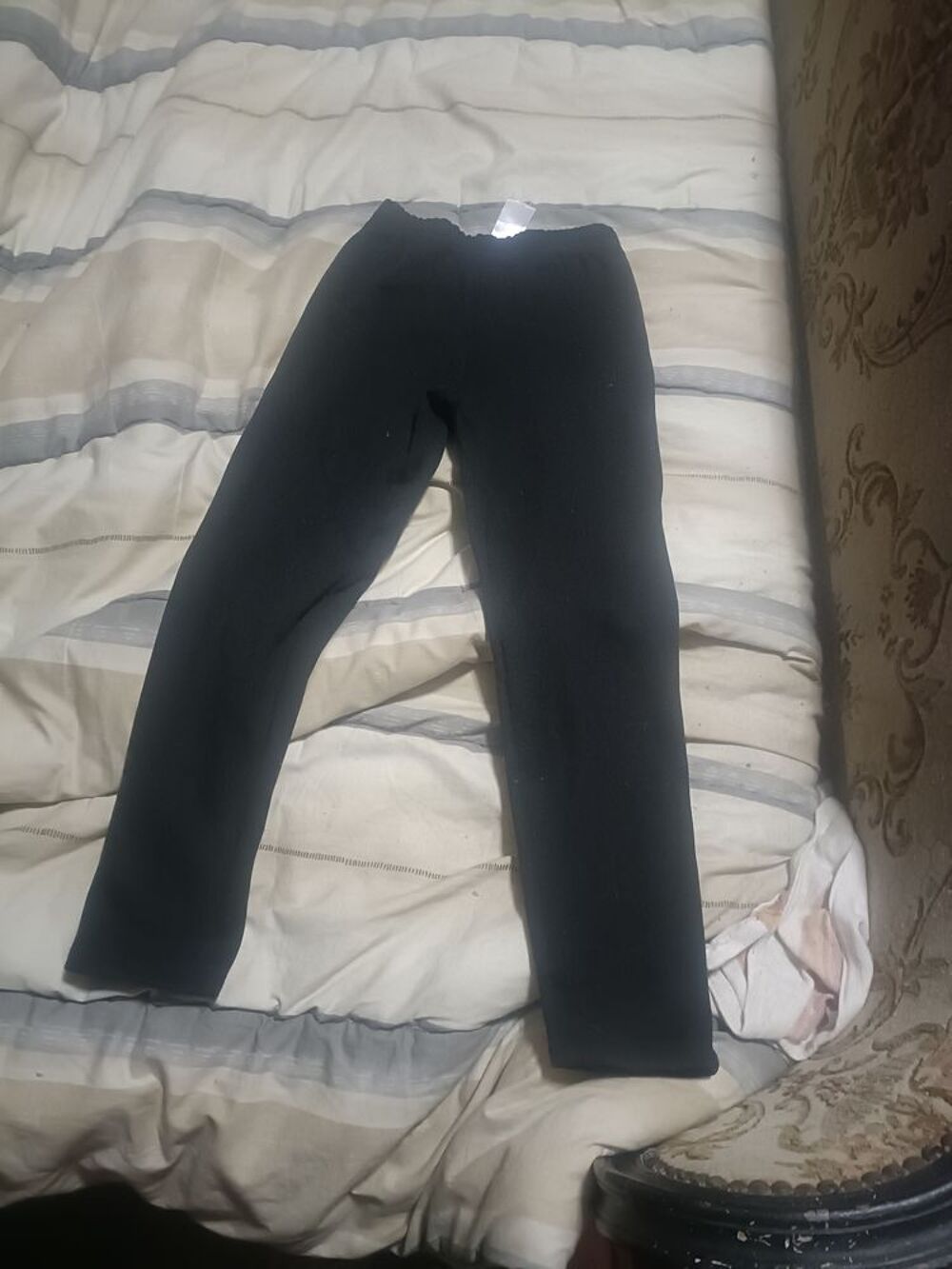 5€ bas jogging taille 8 ans Vêtements enfants