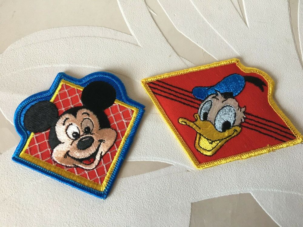 2 authentiques &Eacute;CUSSONS PATCHES DISNEY des ann&eacute;es 80 MICKEY 