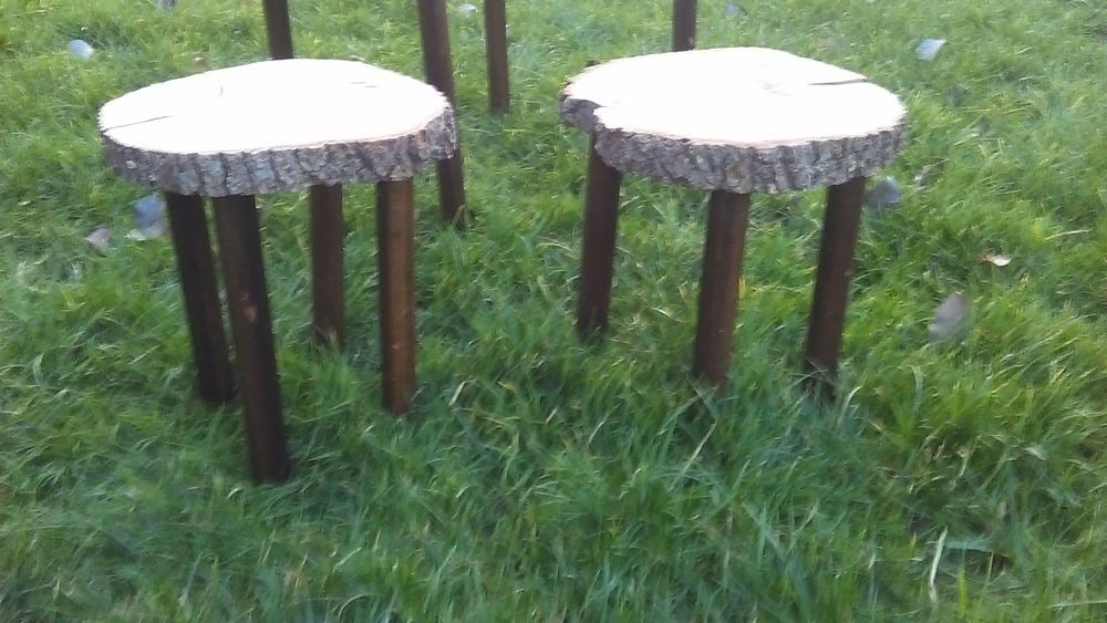Table rustique et tabourets rustiques Décoration