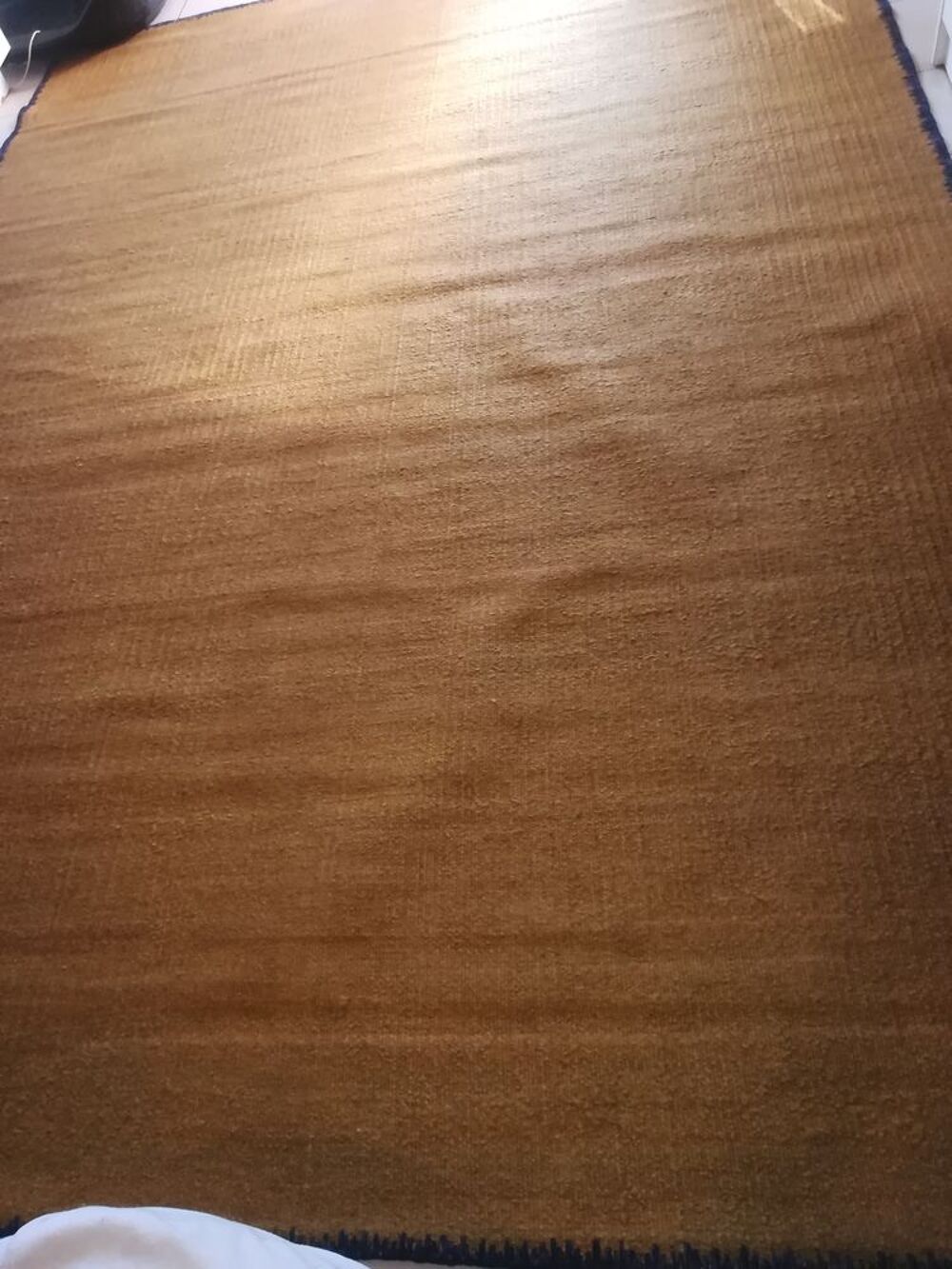 Vend tr&egrave;s grand tapis 100% lin support 100% coton Décoration