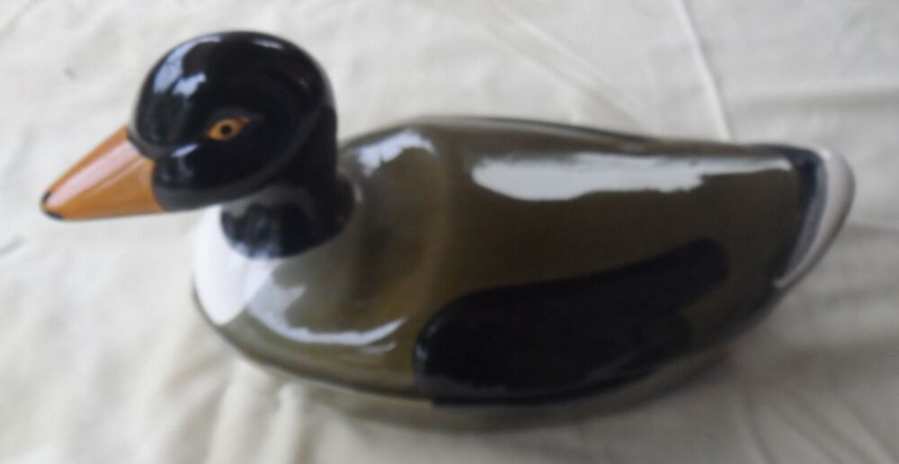 Terrine canard neuve trouv&eacute;e dans un placard 
vintage Décoration