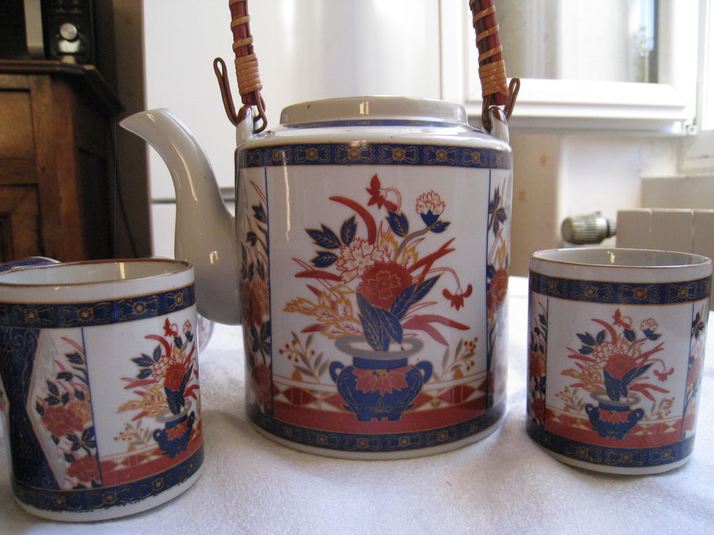 Service &agrave; th&eacute; d&eacute;cor chinois 1983 Cuisine