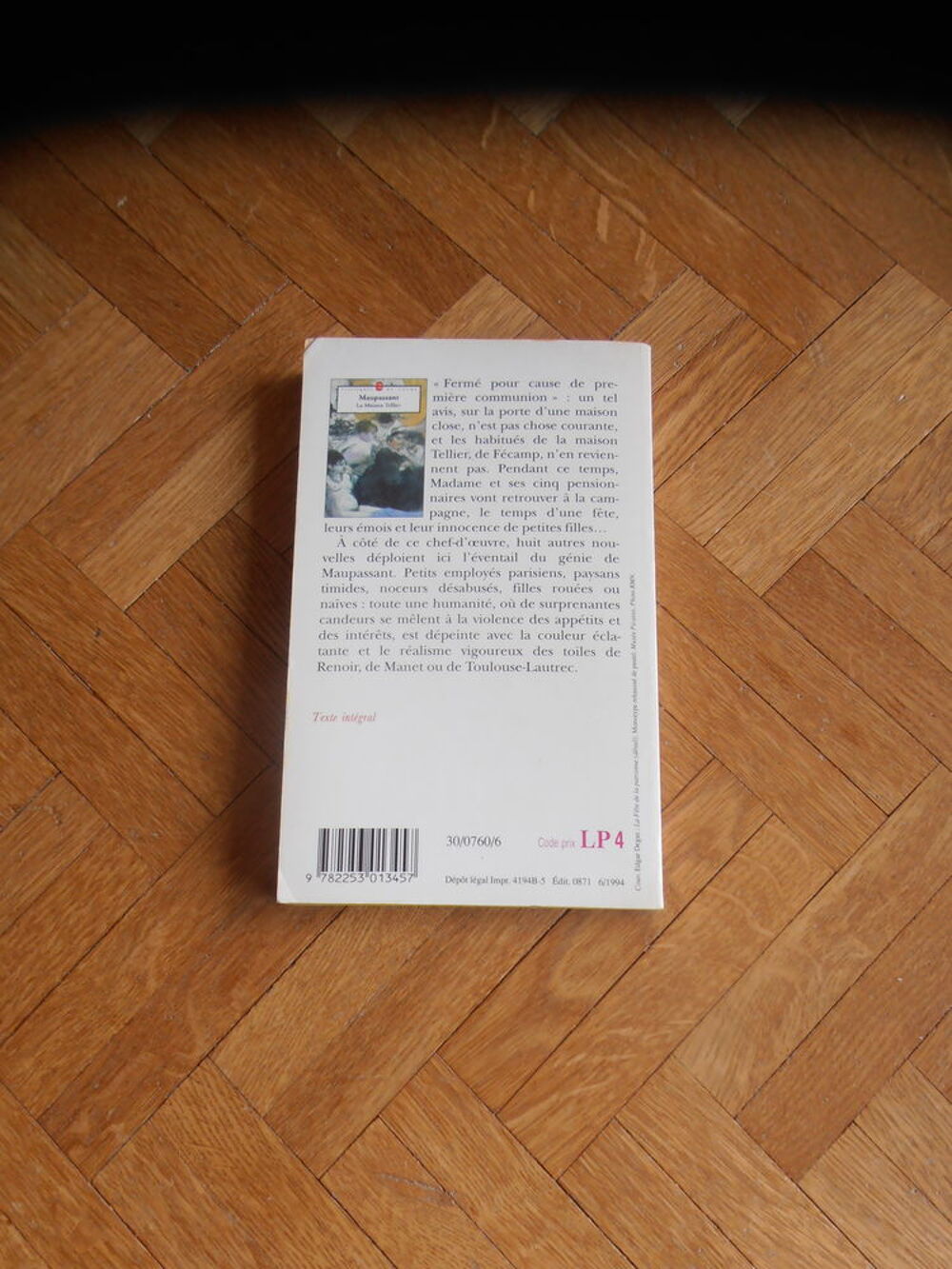 La maison Tellier (89) Livres et BD