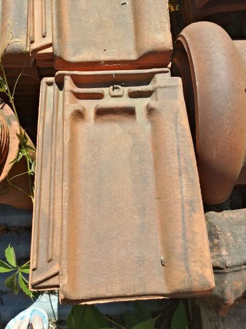 Tuiles anciennes 0 Lurcy-L�vis (03)