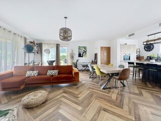  Villa � vendre 8 pi�ces 210 m�