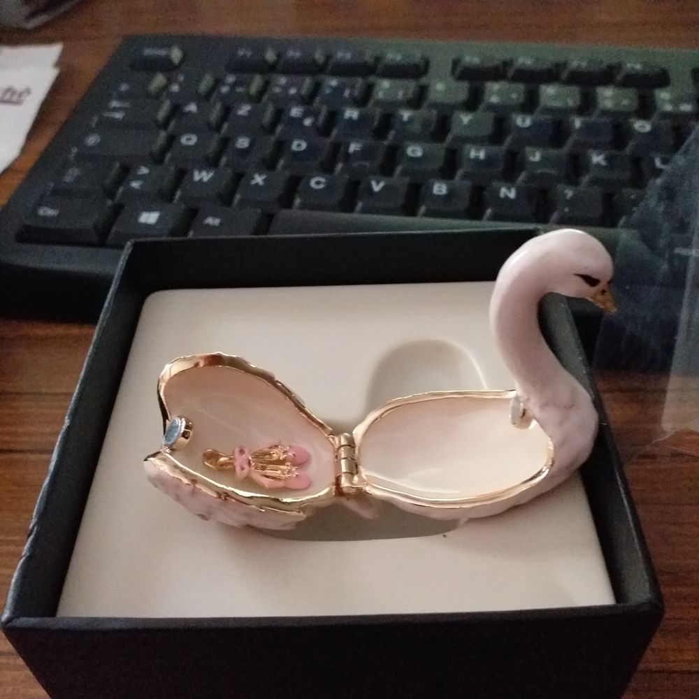 Collection MONET, cygne en porcelaine, avec Ballerinei Bijoux et montres