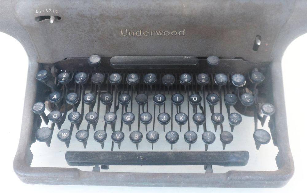 Machine &agrave; &eacute;crire UNDERWOOD des AN 30/40 made in USA 