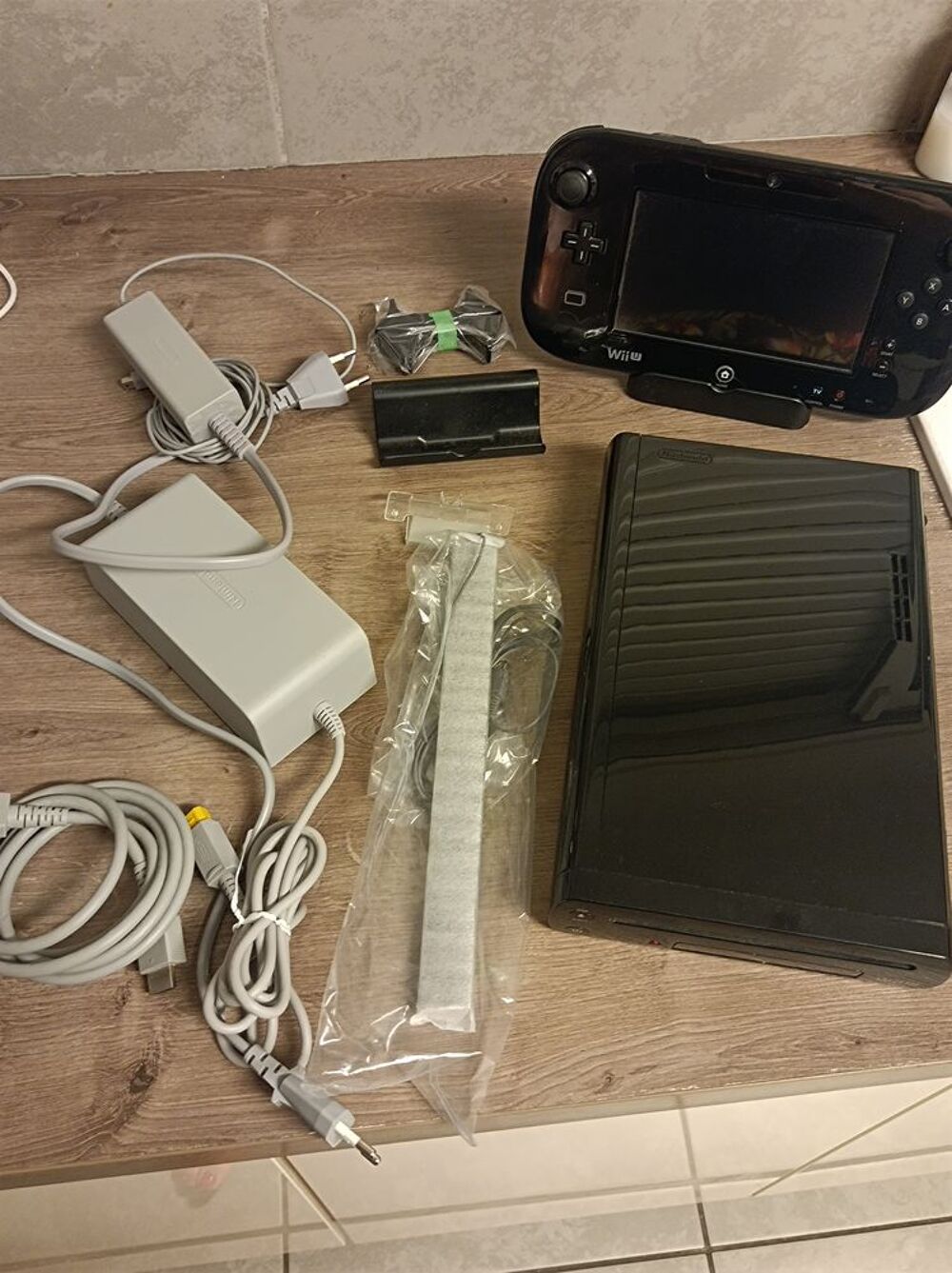 Wii U dans bo&icirc;te d'origine + 3 jeux Consoles et jeux vidéos