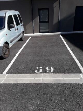  Parking / Garage  louer 11 m Gardanne