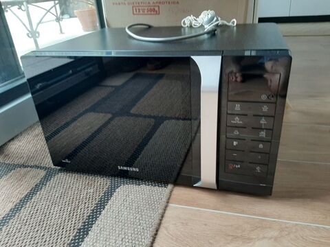 Micro-ondes 28 L 100 Bassens (73)