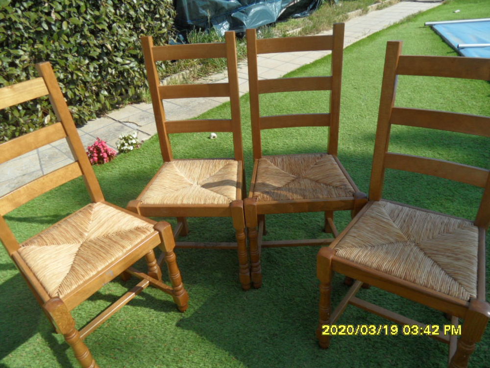 LOT DE CHAISES Meubles