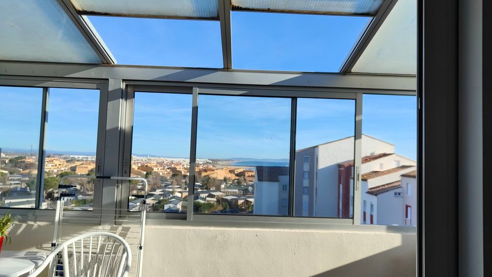 Vente Appartement LE CAP D'AGDE:, secteur Plage du môle, Vue dégagée + mer, résidence sécurisée ravalée en 2023, appartement 3 pièces / dernier étage avec ascenseur + combles. Le cap d agde