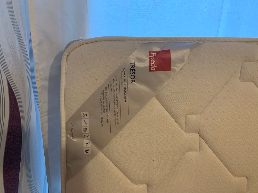Matelas epeda et sommier simmon Meubles