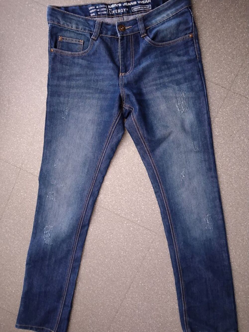 Jean neuf taille 42 Vtements