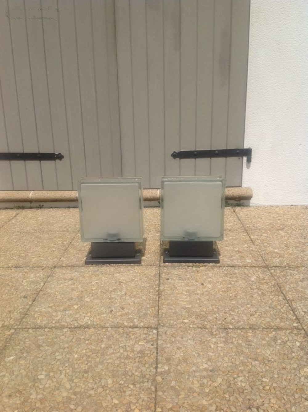 Paire de bornes lumineuses - lampes d'ext&eacute;rieur de jardin Décoration