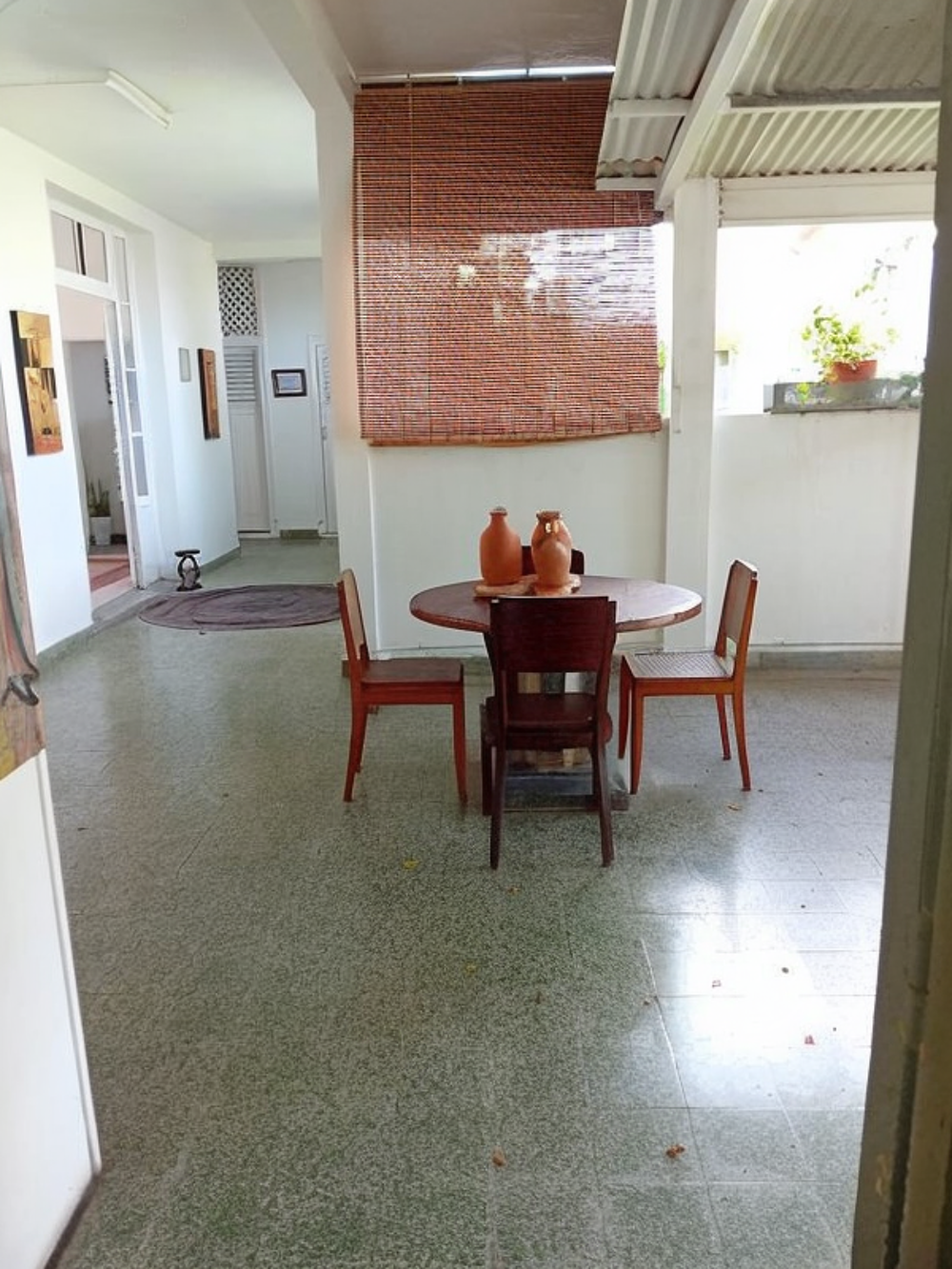 Vente Immeuble Immeuble 2 étages, 2 appart 1 studio 1 bureau, garage privé Pointe-à-pitre