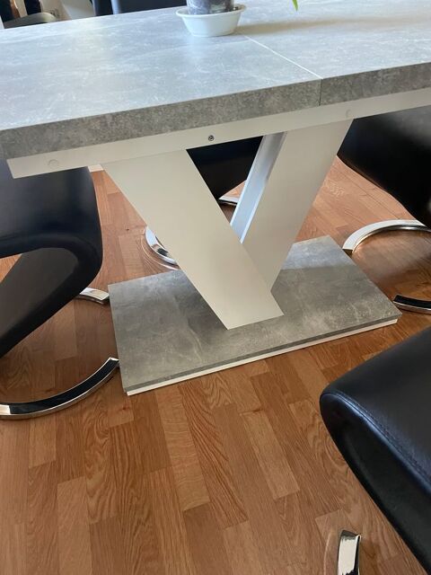 Table et chaises modernes comme neuf 300 Toulouse (31)
