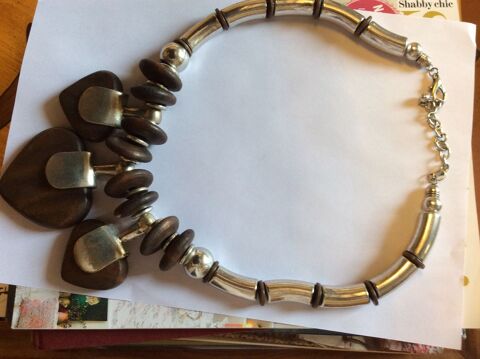 collier en  bois et  métal argenté 15 Soual (81)