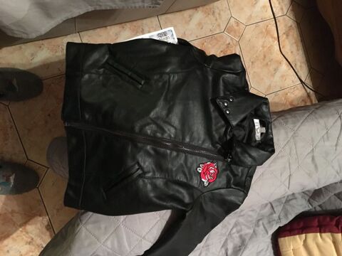 BLOUSON ENFANT
8 Pontault-Combault (77)