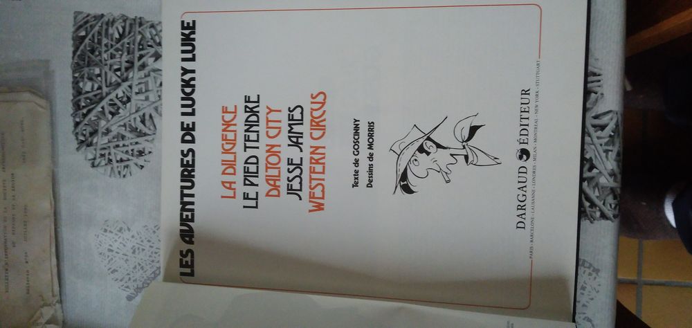  LUCKY LUKE Livres et BD