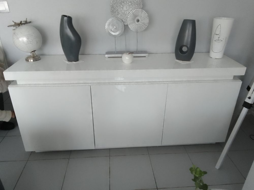 Bahut laqu&eacute; blanc en tr&egrave;s bon &eacute;tat Meubles