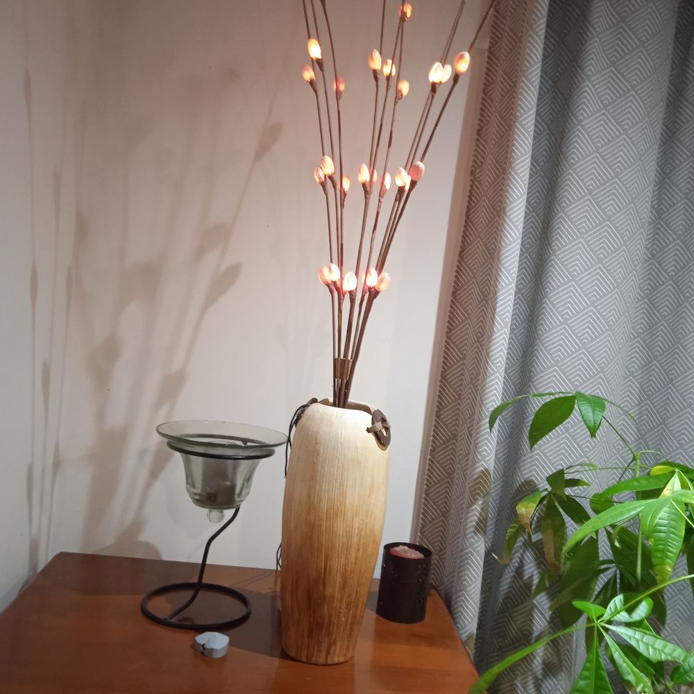 Lampe &agrave; poser 9 branches led support ceramique beige et marr Décoration