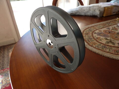 Bobine NEUVE pour  film. 16 m/m. marque. POSSO 35 Saint-Mathieu-de-Tr�viers (34)