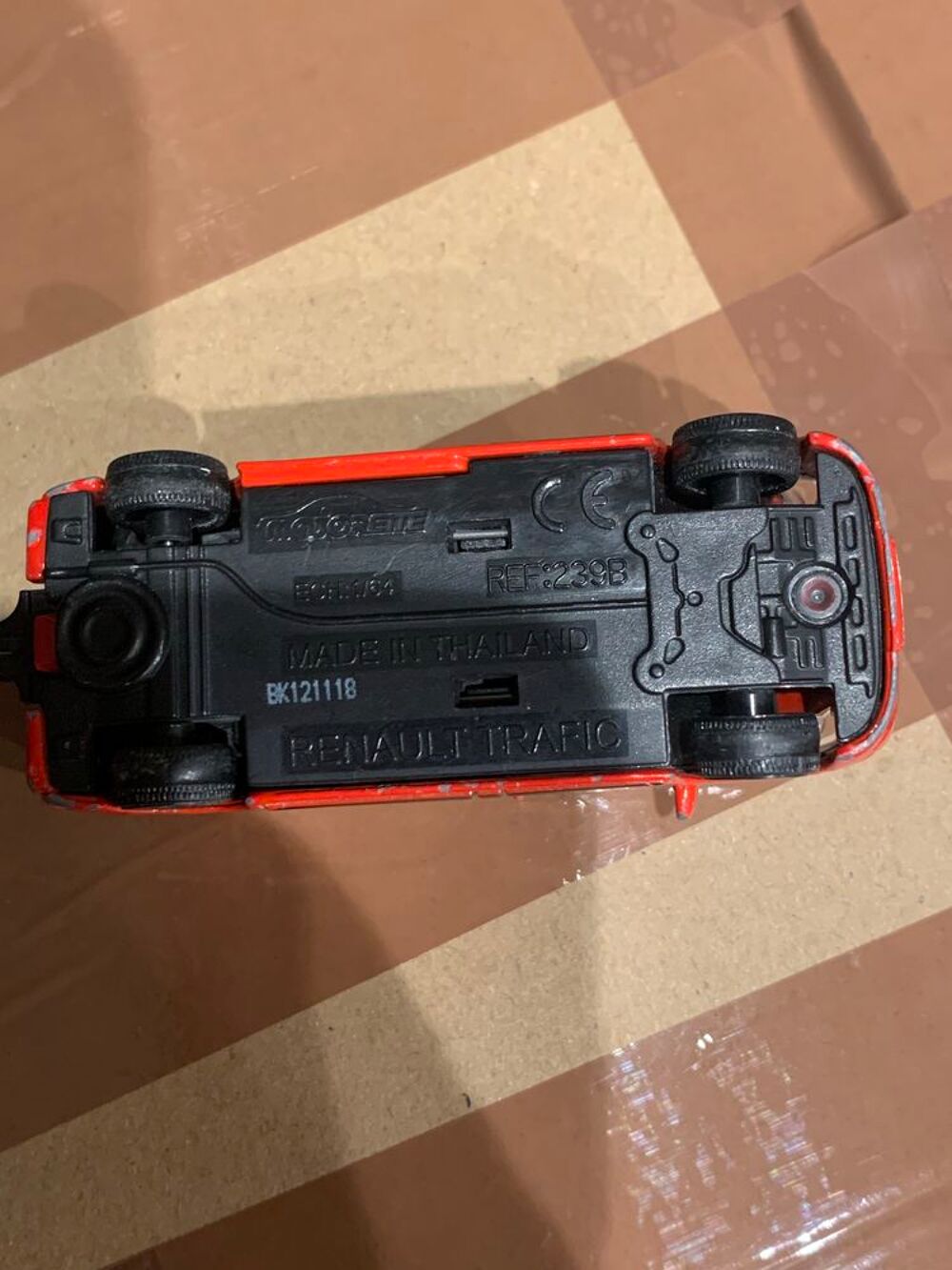 V&eacute;hicule pompier de Paris Majorette \'\' Renault trafic secours 18 \'\' 