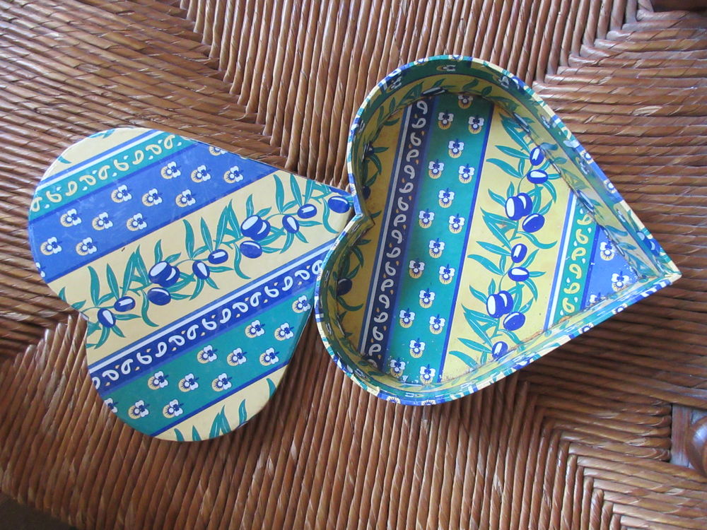 Bo&icirc;te cadeau en forme de coeur Décoration