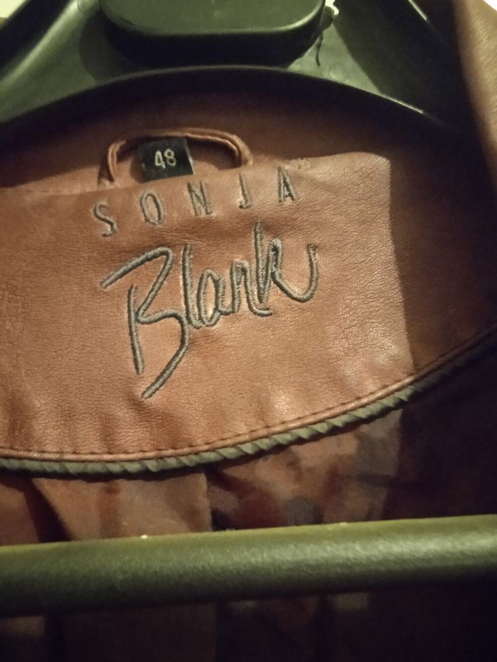 Blouson femme cuir v&eacute;ritable bordeaux m&acirc;t. Vêtements