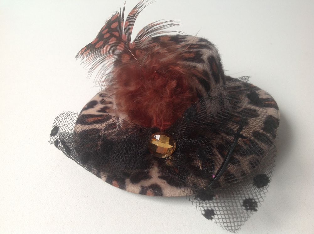 SERRE-T&Ecirc;TE MINI CHAPEAU R&Eacute;TRO PIERRE DOR&Eacute;E TAILL&Eacute;E Envoi Pos Vêtements