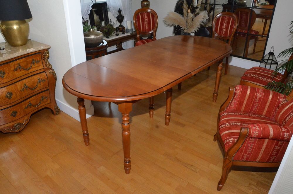 Table merisier massif avec rallonges et abattants
Meubles