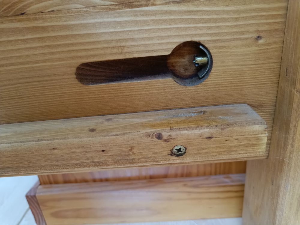 Lit enfant pin massif c?ur creus&eacute; Mobilier enfants