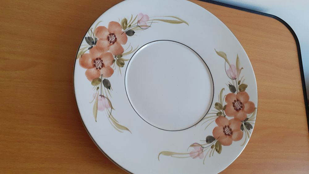 Soupi&egrave;re avec plat assorti Décoration