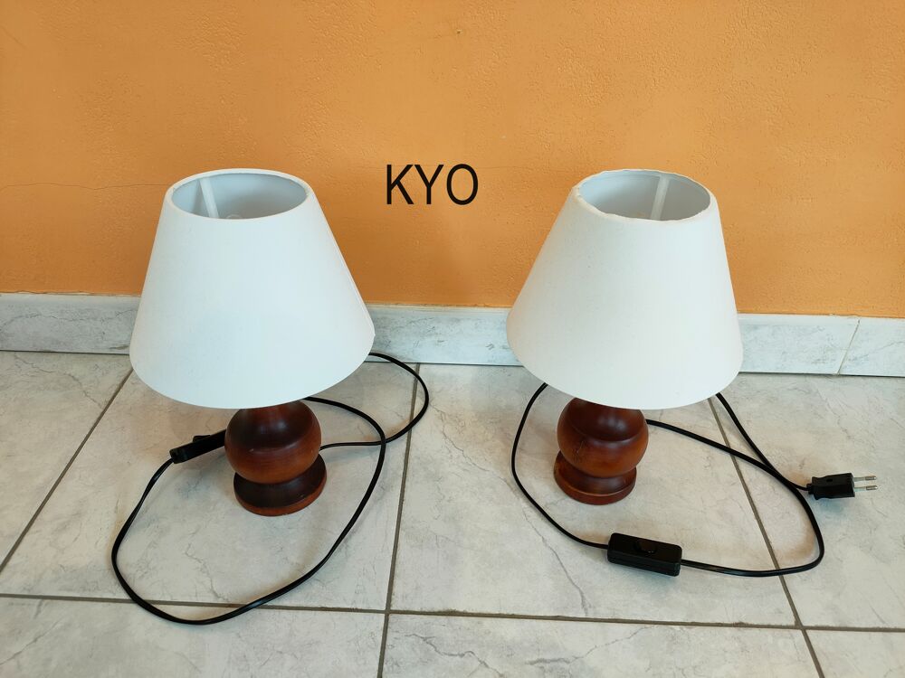 Lampe chevet bois &agrave; poser abat-jour conique rond blanc tissu Décoration