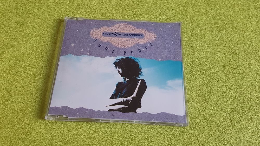 V&Eacute;RONIQUE RIVIERE CD et vinyles
