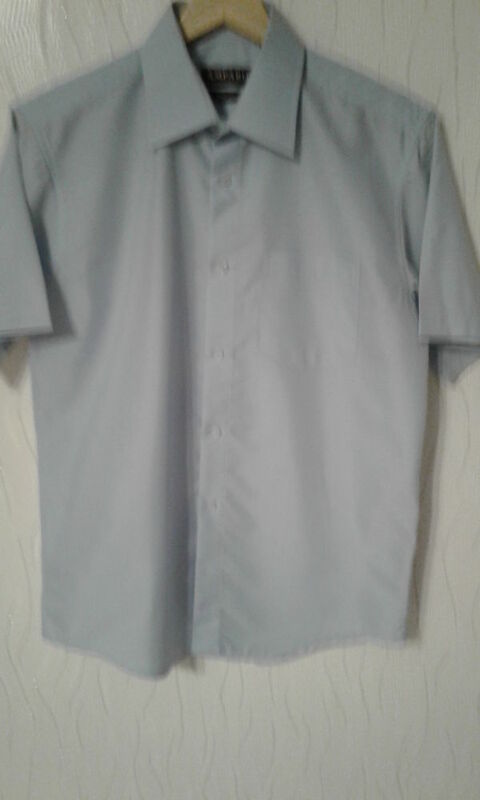 Chemisette taille M 1 Roost-Warendin (59)