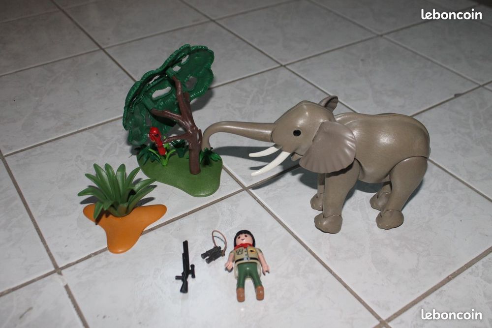 Playmobil gros &eacute;l&eacute;phant et son dresseur Jeux / jouets