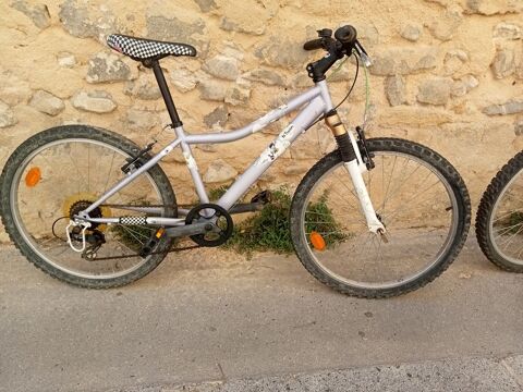 VTT  B TWIN   PR LE BENIN 95 Aix-en-Provence (13)
