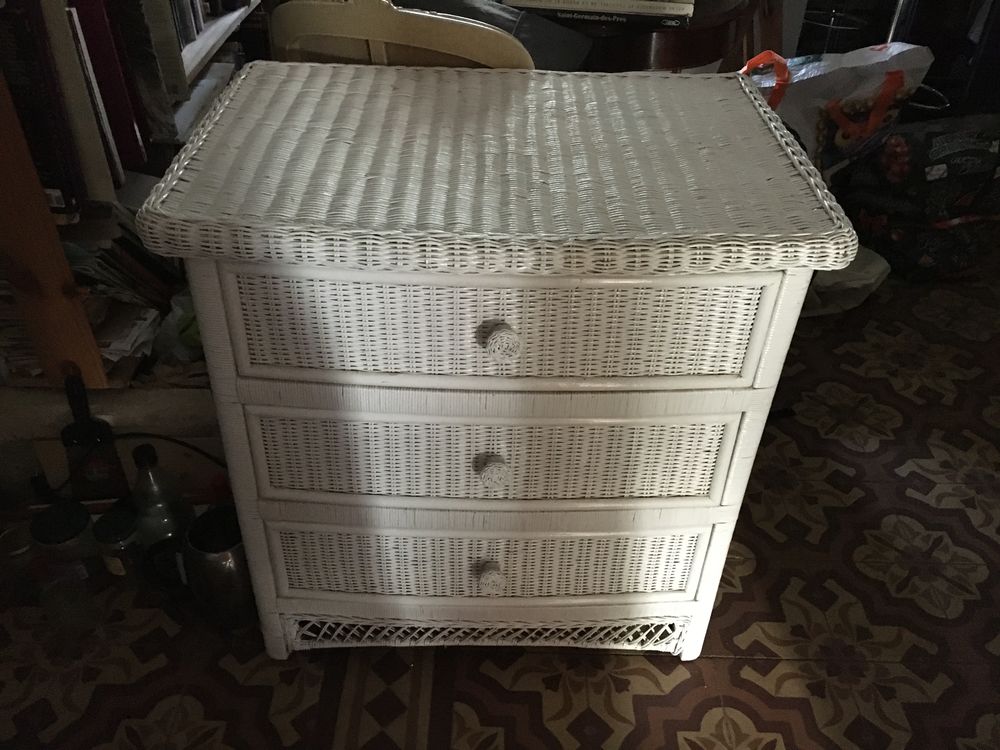 Jolie petite commode Meubles