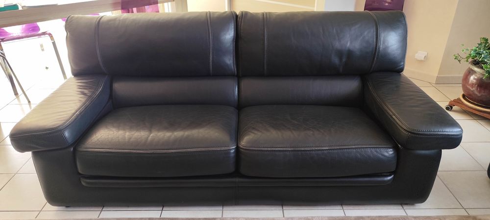 Ensemble de 2 canap&eacute;s en cuir noir surpiqu&eacute;s Meubles